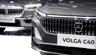 Самарский губернатор Азаров первым в России может сменить служебную Audi на Lada Vesta