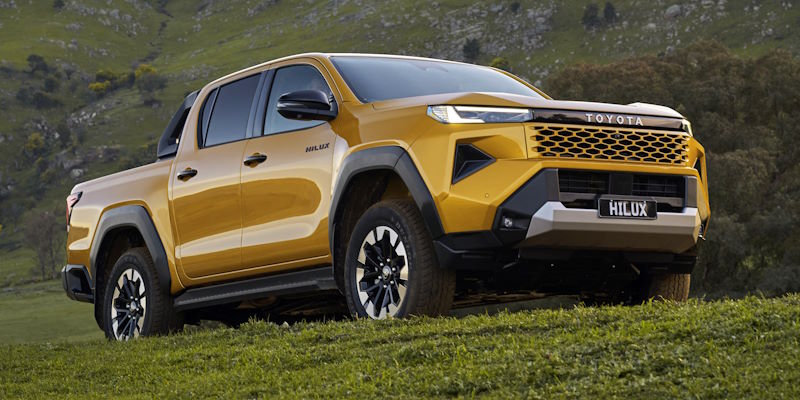    :   Toyota Hilux  