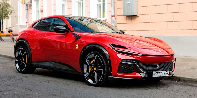 ����� Ferrari ���������� ������ �� �������� � ������