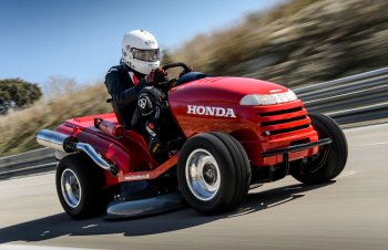 Газонокосилка Honda установила мировой рекорд скорости