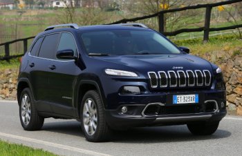 Цены на новый Jeep Cherokee стартуют с 1,4 миллиона рублей