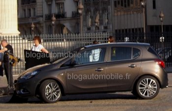 Новый хэтчбек Opel Corsa поймали в центре Парижа