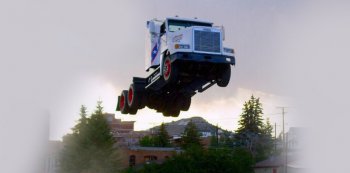 Установлен новый мировой рекорд по прыжкам на грузовике