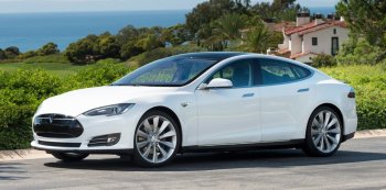Tesla отзывает все выпущенные электромобили Model S