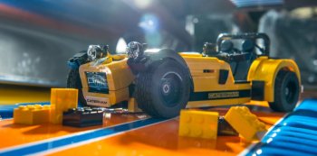 8 моделей автомобилей из конструктора «Лего»