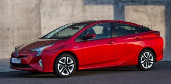 Гибридомобиль Toyota Prius вернётся на российский рынок весной