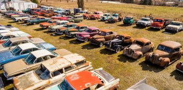 Житель Канады продаёт земельный участок вместе с коллекцией из 340 автомобилей