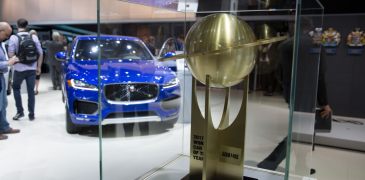 Кроссовер Jaguar F-Pace победил в конкурсе «Всемирный автомобиль года»