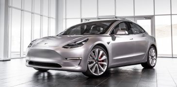 Выпущен первый экземпляр электромобиля Tesla Model 3