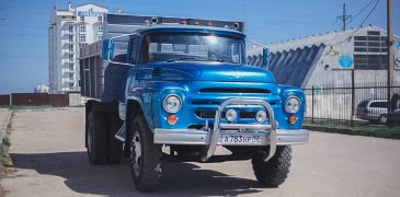 «Роскошный» грузовик ЗИЛ из Севастополя