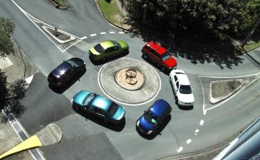 ГИБДД планирует изменить правила проезда круговых перекрёстков