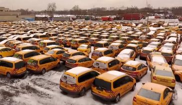 Кладбище автомобилей такси в Москве (видео)