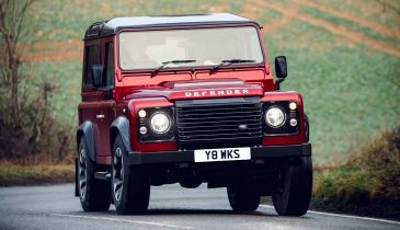 Land Rover возобновил выпуск старых «Дефендеров» в честь юбилея модели
