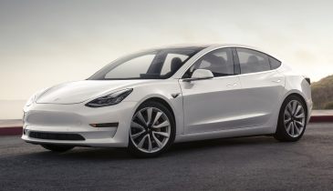 Седан Tesla Model 3: теперь с двумя электромоторами