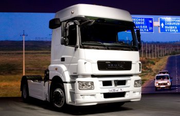 В сентябре начнется выпуск магистрального тягача КамАЗ-5490