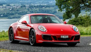 Porsche 911 стал самым продаваемым спорткаром в России