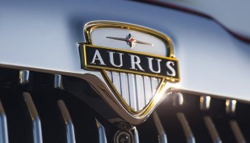 Уволен руководитель марки Aurus, выпускающей автомобили для кортежа Путина